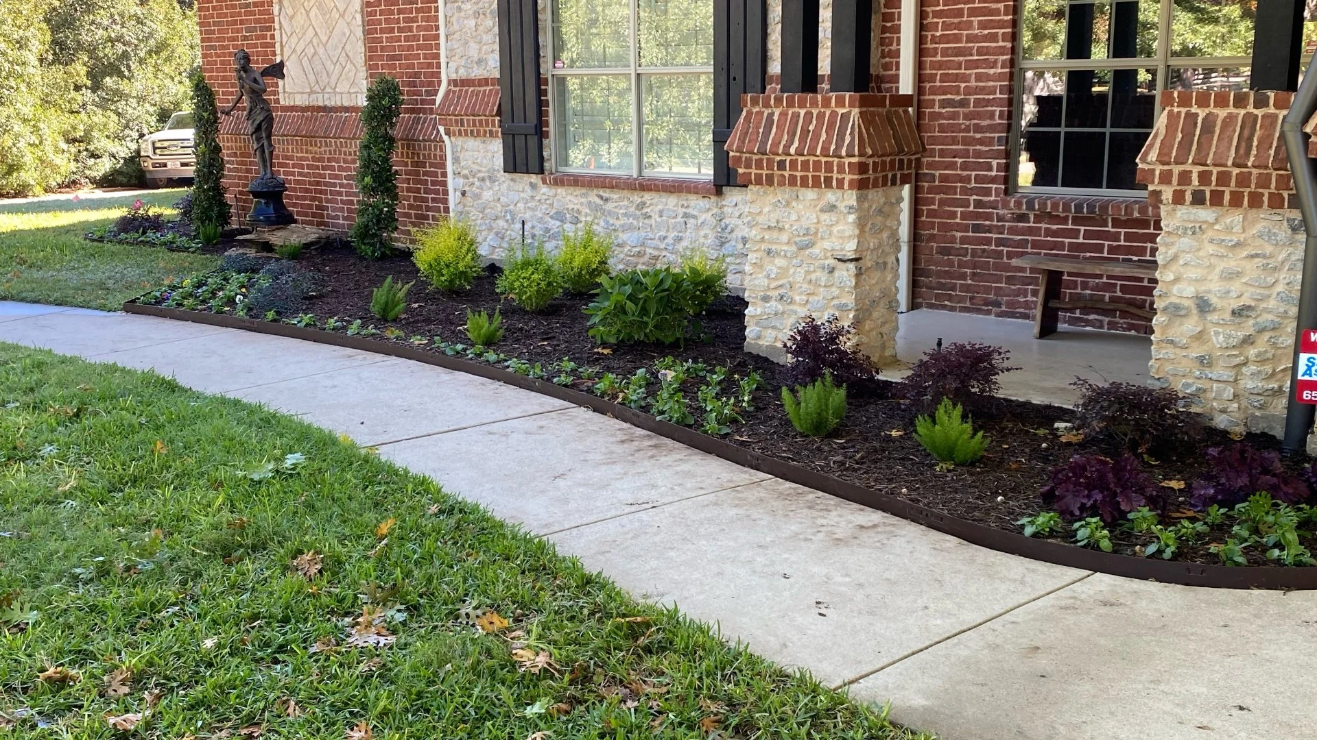 4 Steps to Completely Transform Your Landscape Beds & Your Home's Curb Appeal