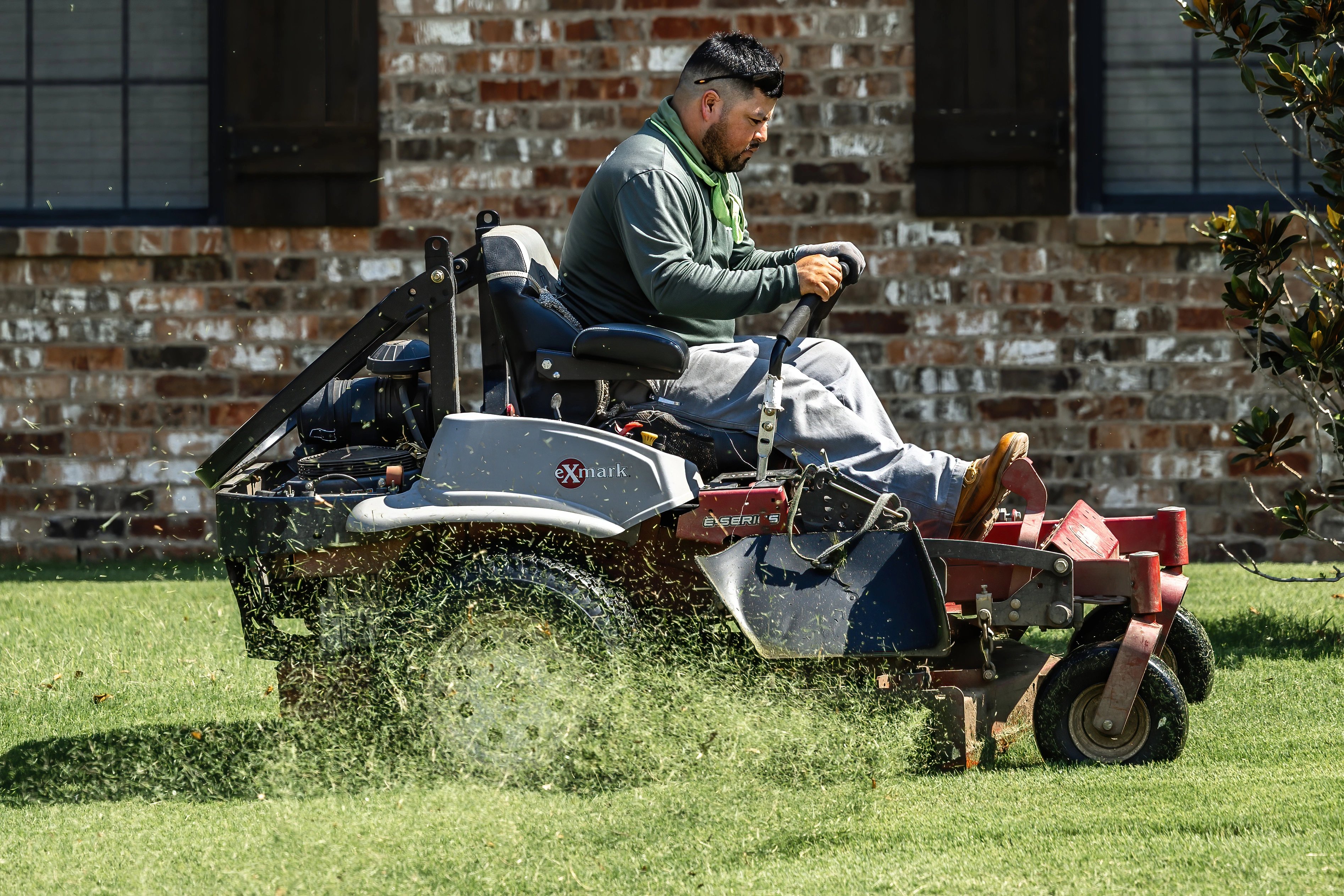 Mow Like a Pro: Essential Lawn Mowing Tips for Texas Homeowners